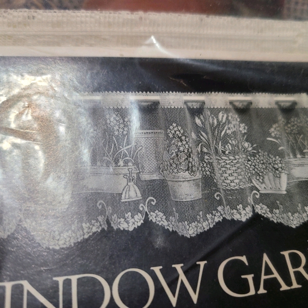 Heritage Lace Window Garden
